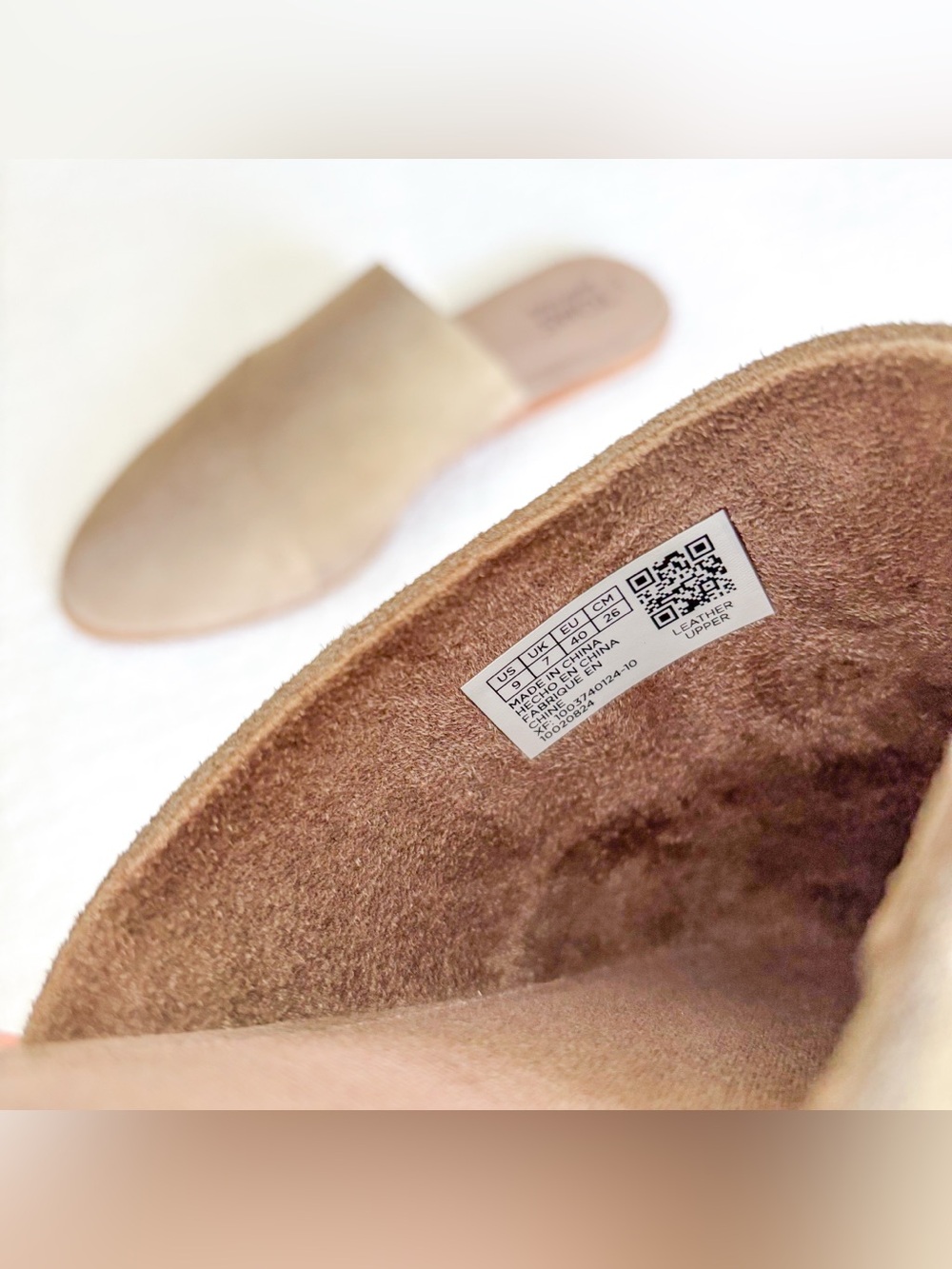 Toms slip-on flats. - Picture 9 of 10